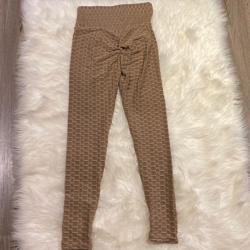 Shosho TikTok Nude Beige Legging with Butt sculpting Ruched Size Small NWOT